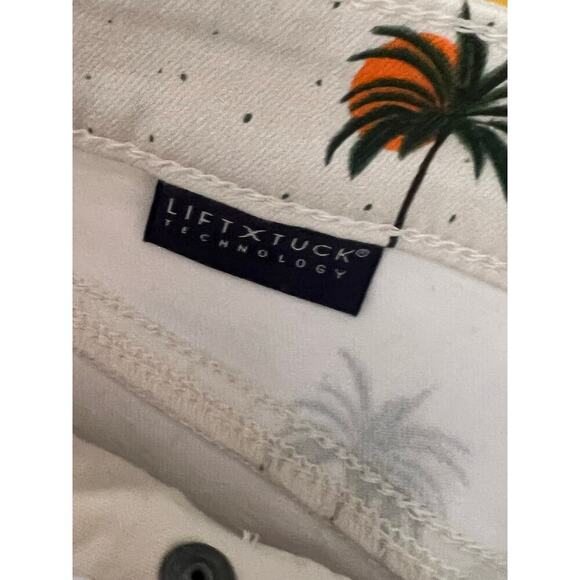 NYDJ Women's High Rise A-line Palm Tree Shorts NEW Size 4 Lift Tuck Technology - Picture 9 of 13